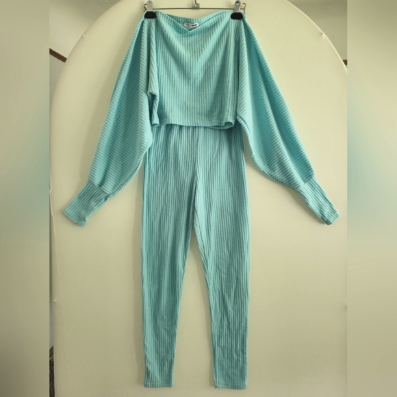 Two Piece Set - Picture 1 of 8